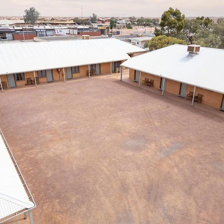 Mud Hut Motel Coober Pedy Buitenkant foto