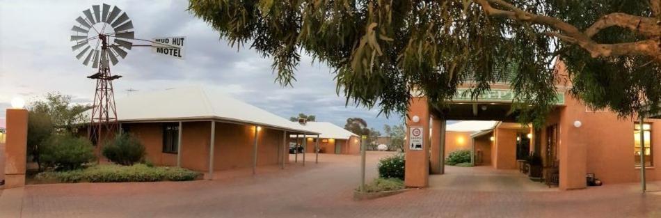 Mud Hut Motel Coober Pedy Buitenkant foto