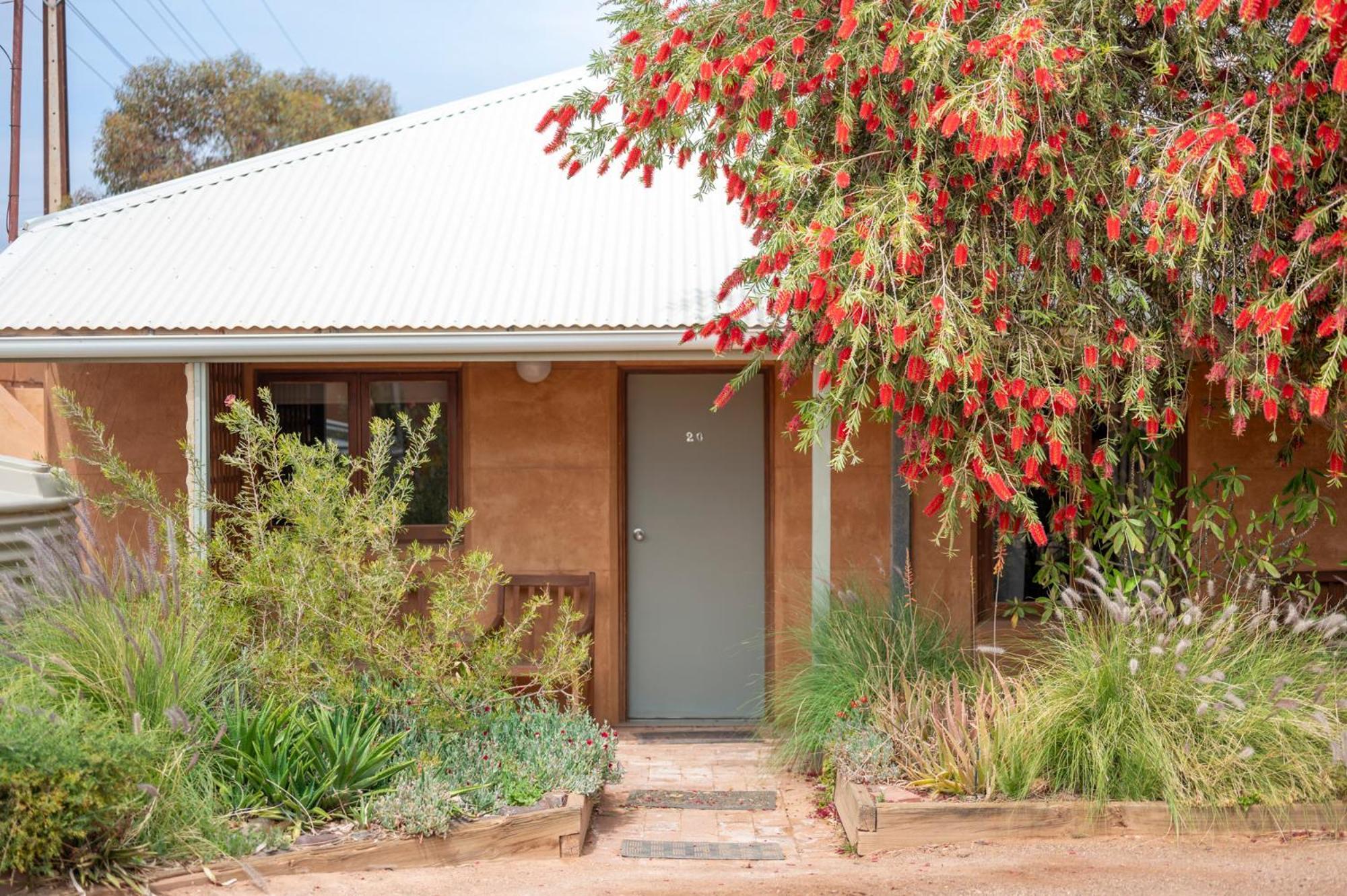 Mud Hut Motel Coober Pedy Buitenkant foto