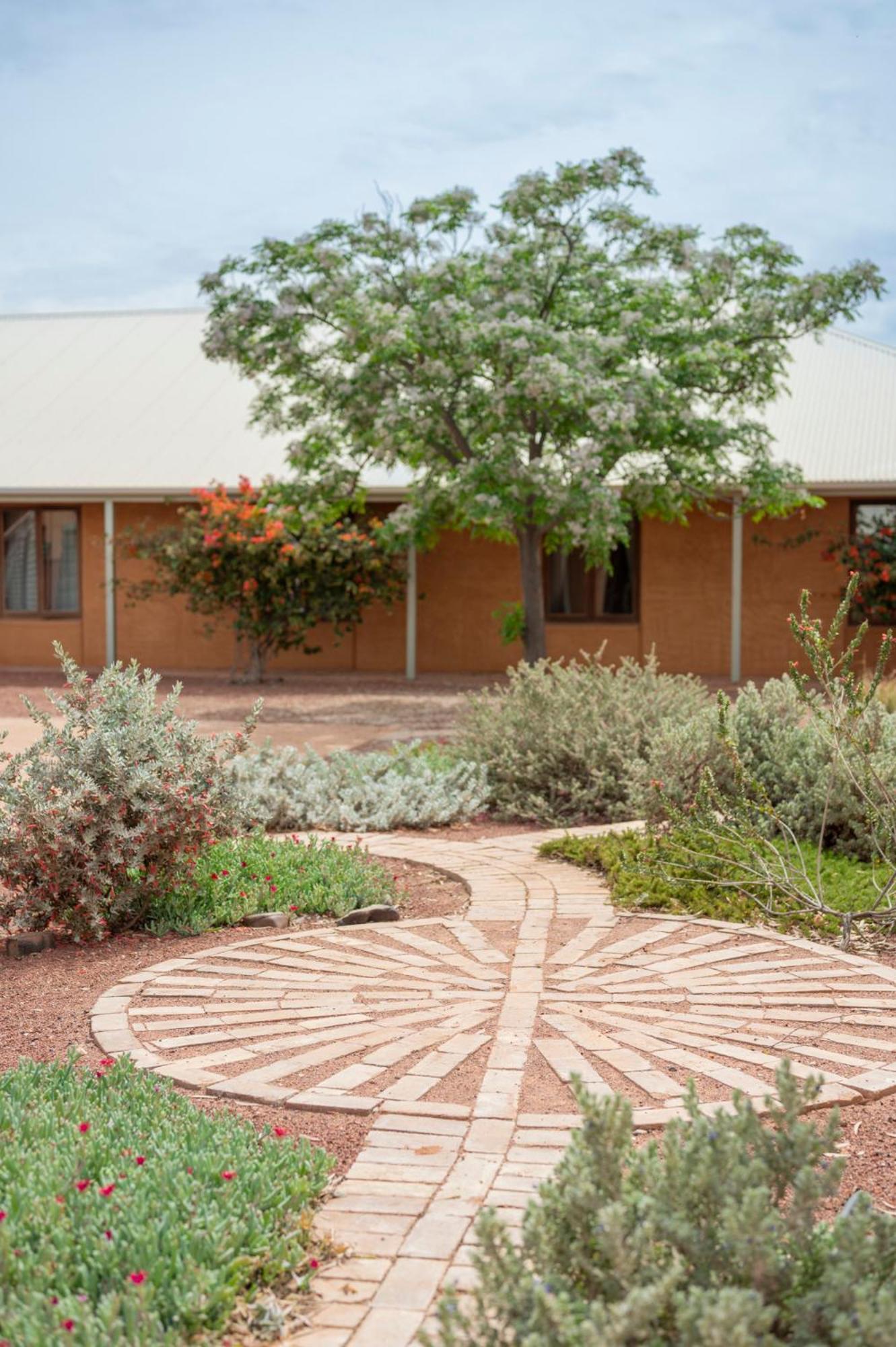 Mud Hut Motel Coober Pedy Buitenkant foto