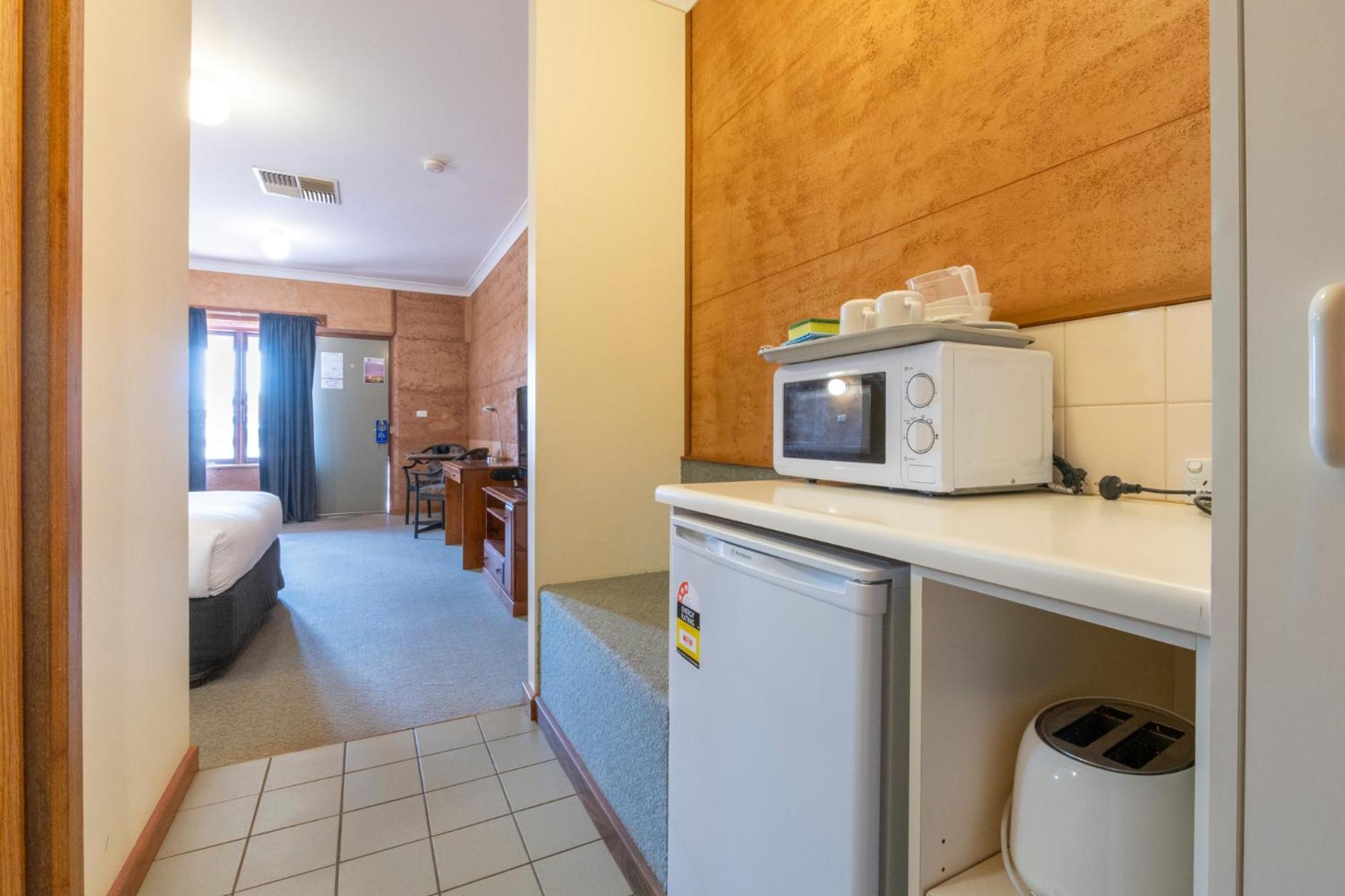 Mud Hut Motel Coober Pedy Buitenkant foto