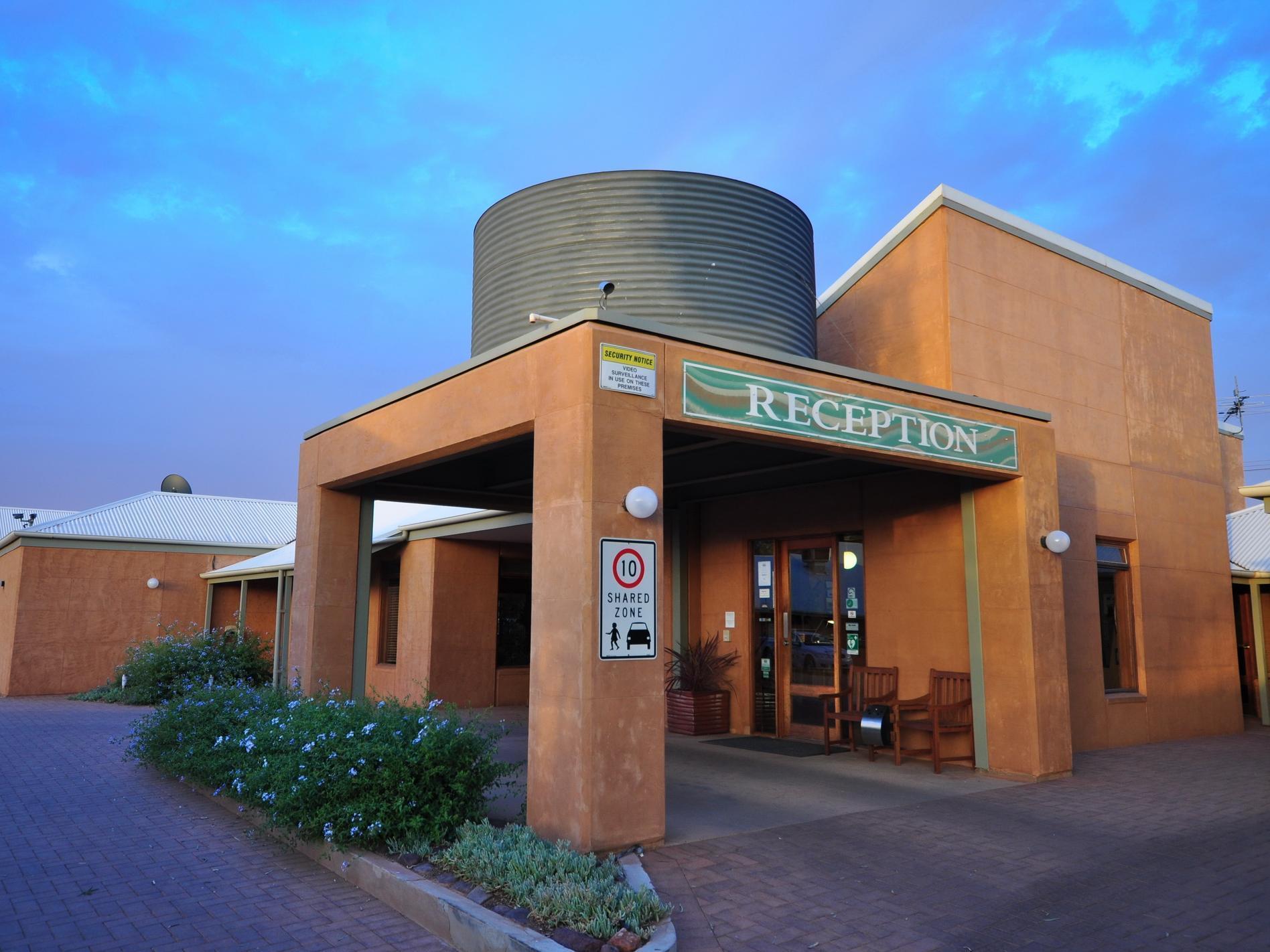 Mud Hut Motel Coober Pedy Buitenkant foto